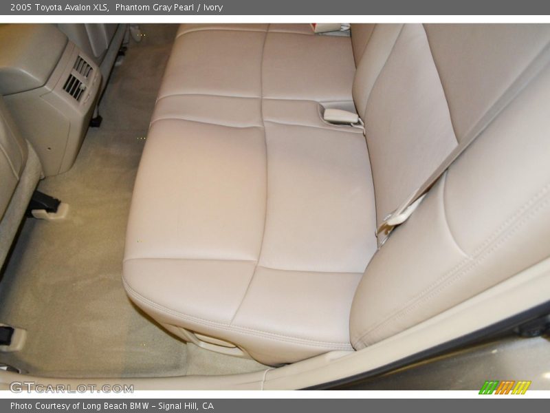 Phantom Gray Pearl / Ivory 2005 Toyota Avalon XLS