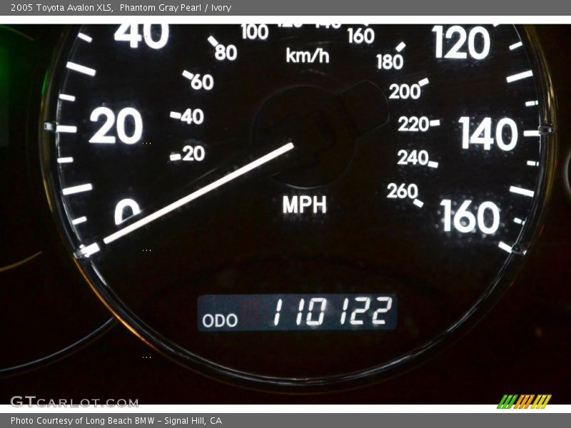 Phantom Gray Pearl / Ivory 2005 Toyota Avalon XLS