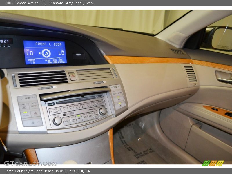 Phantom Gray Pearl / Ivory 2005 Toyota Avalon XLS