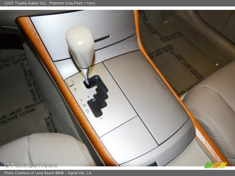Phantom Gray Pearl / Ivory 2005 Toyota Avalon XLS