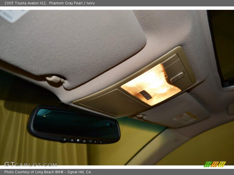 Phantom Gray Pearl / Ivory 2005 Toyota Avalon XLS