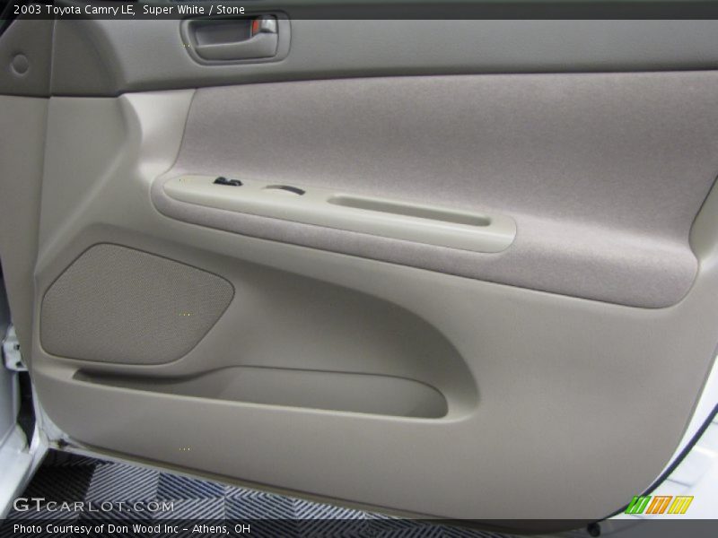Super White / Stone 2003 Toyota Camry LE