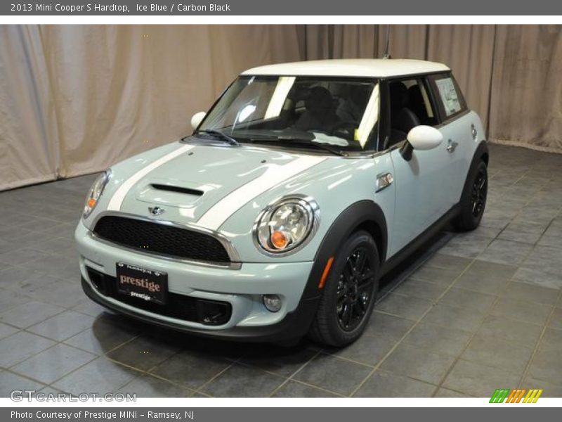 Ice Blue / Carbon Black 2013 Mini Cooper S Hardtop