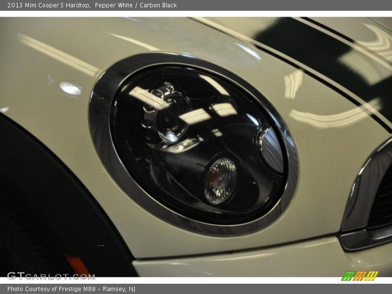 Pepper White / Carbon Black 2013 Mini Cooper S Hardtop