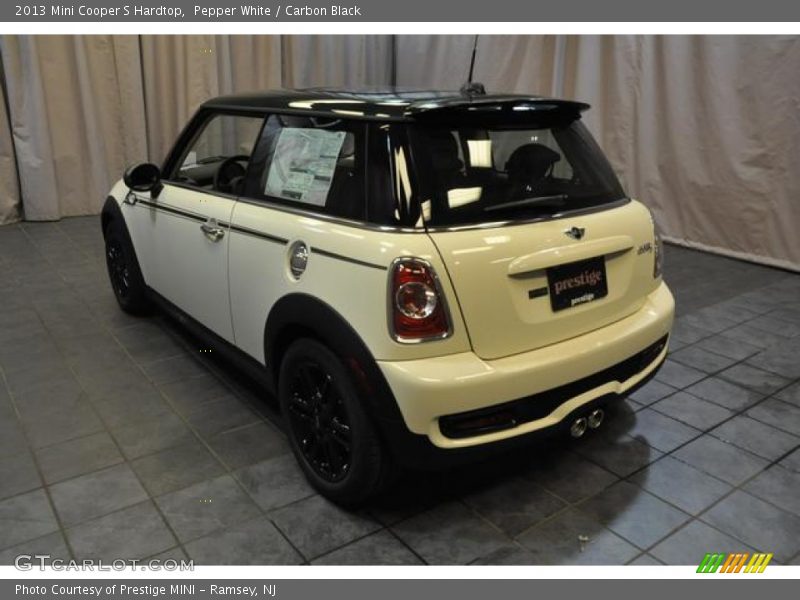 Pepper White / Carbon Black 2013 Mini Cooper S Hardtop