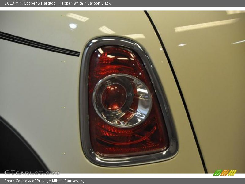 Pepper White / Carbon Black 2013 Mini Cooper S Hardtop