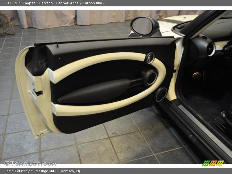 Pepper White / Carbon Black 2013 Mini Cooper S Hardtop
