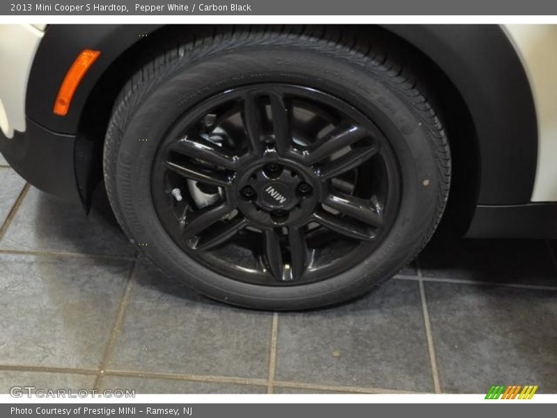 Pepper White / Carbon Black 2013 Mini Cooper S Hardtop