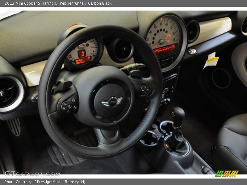 Pepper White / Carbon Black 2013 Mini Cooper S Hardtop