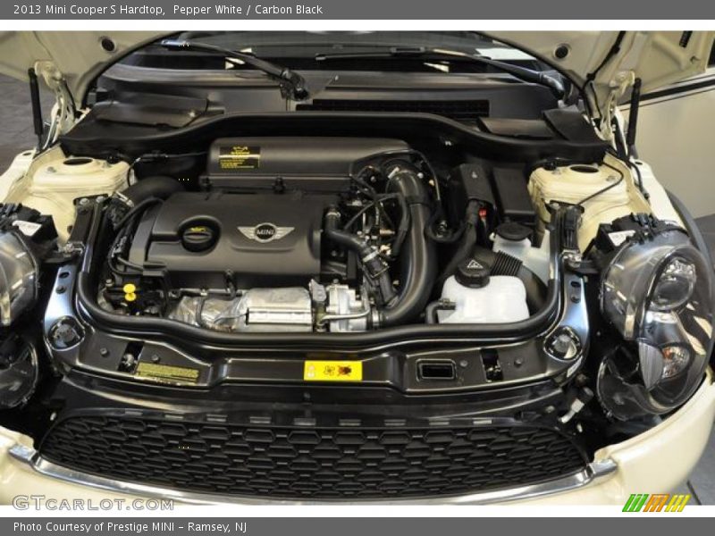 Pepper White / Carbon Black 2013 Mini Cooper S Hardtop