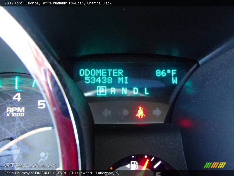 White Platinum Tri-Coat / Charcoal Black 2012 Ford Fusion SE