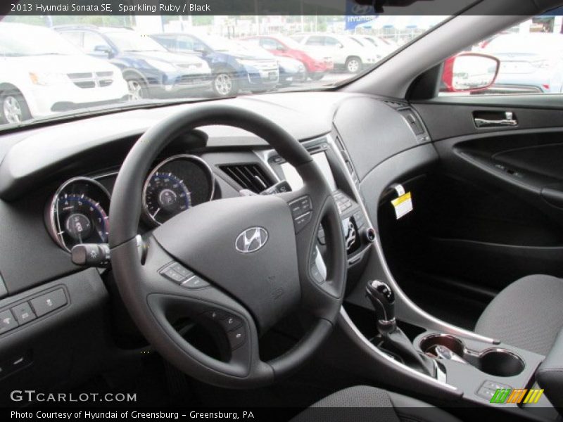 Sparkling Ruby / Black 2013 Hyundai Sonata SE