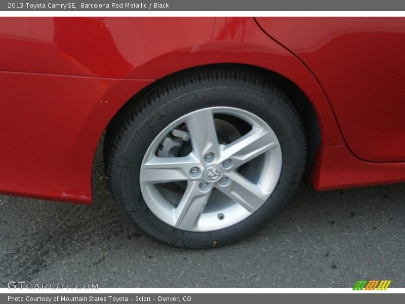 Barcelona Red Metallic / Black 2013 Toyota Camry SE