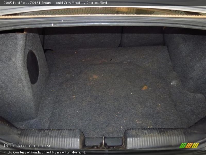 Liquid Grey Metallic / Charcoal/Red 2005 Ford Focus ZX4 ST Sedan
