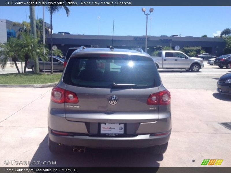 Alpine Grey Metallic / Charcoal 2010 Volkswagen Tiguan Wolfsburg Edition