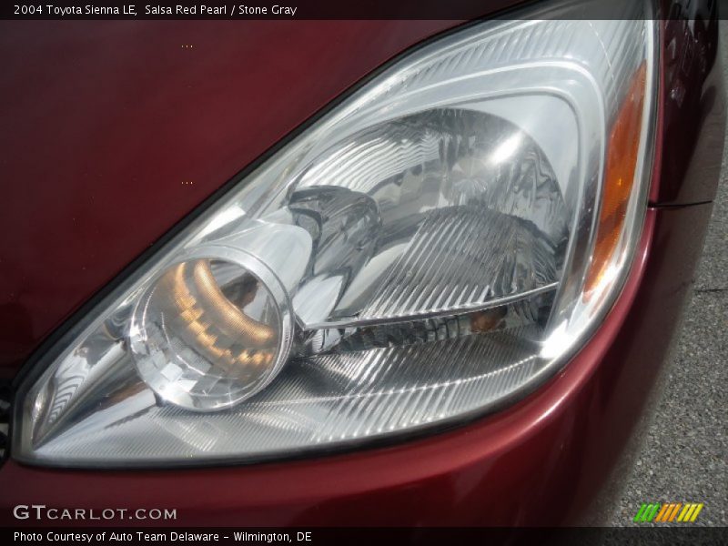 Salsa Red Pearl / Stone Gray 2004 Toyota Sienna LE