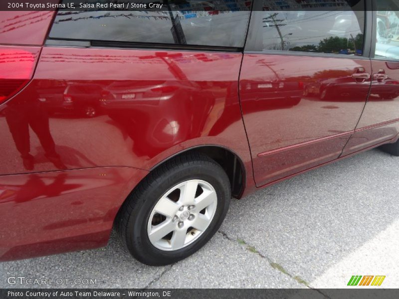 Salsa Red Pearl / Stone Gray 2004 Toyota Sienna LE
