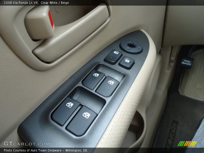 Clear White / Beige 2008 Kia Rondo LX V6
