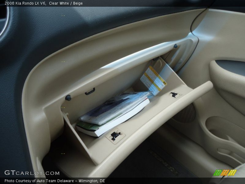 Clear White / Beige 2008 Kia Rondo LX V6
