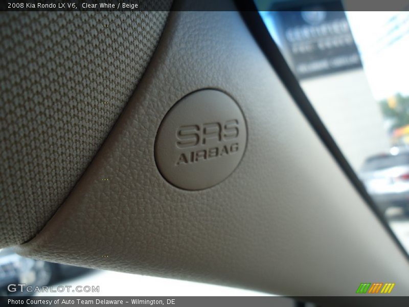 Clear White / Beige 2008 Kia Rondo LX V6