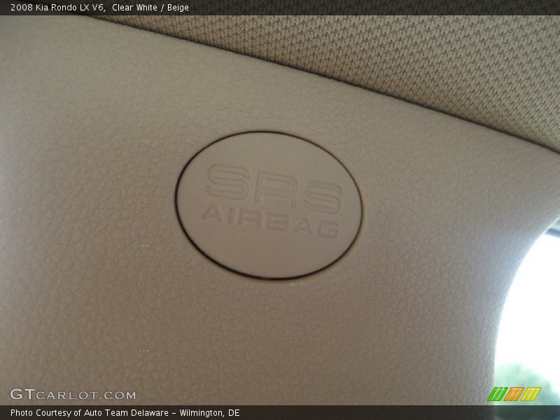 Clear White / Beige 2008 Kia Rondo LX V6