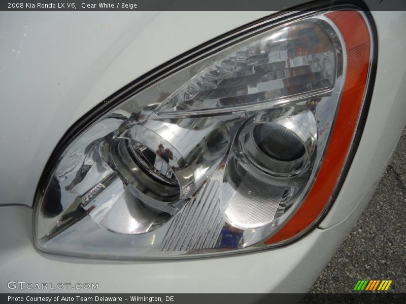 Clear White / Beige 2008 Kia Rondo LX V6