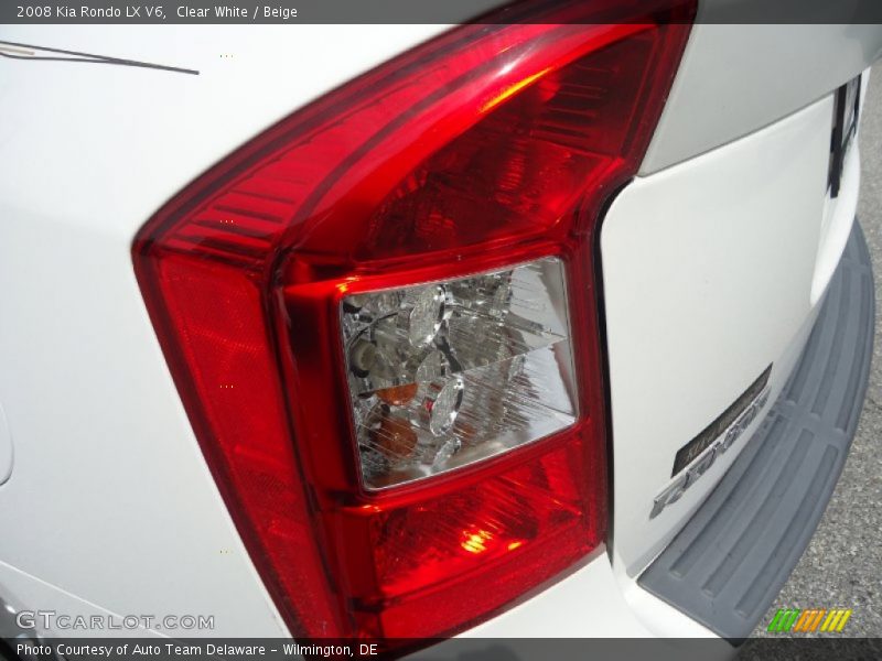 Clear White / Beige 2008 Kia Rondo LX V6