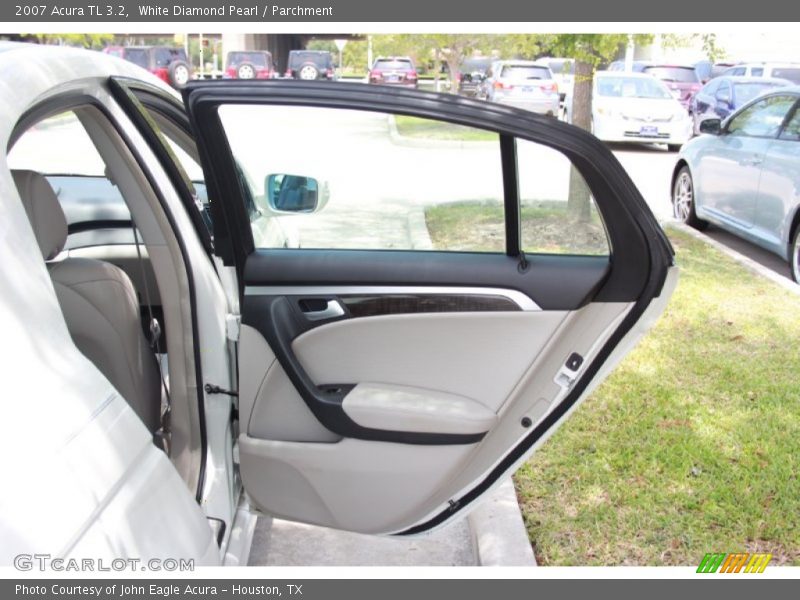 White Diamond Pearl / Parchment 2007 Acura TL 3.2