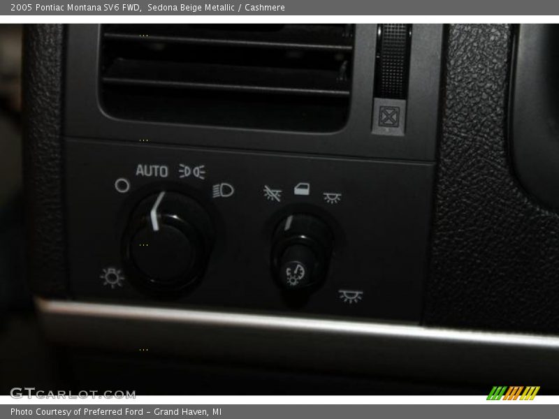 Sedona Beige Metallic / Cashmere 2005 Pontiac Montana SV6 FWD