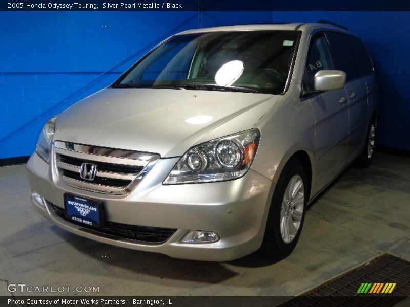 Silver Pearl Metallic / Black 2005 Honda Odyssey Touring