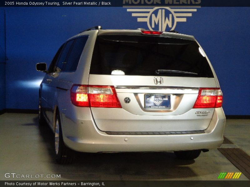Silver Pearl Metallic / Black 2005 Honda Odyssey Touring