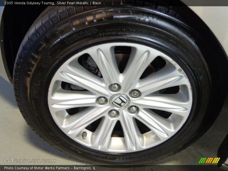 Silver Pearl Metallic / Black 2005 Honda Odyssey Touring