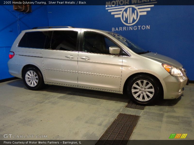 Silver Pearl Metallic / Black 2005 Honda Odyssey Touring