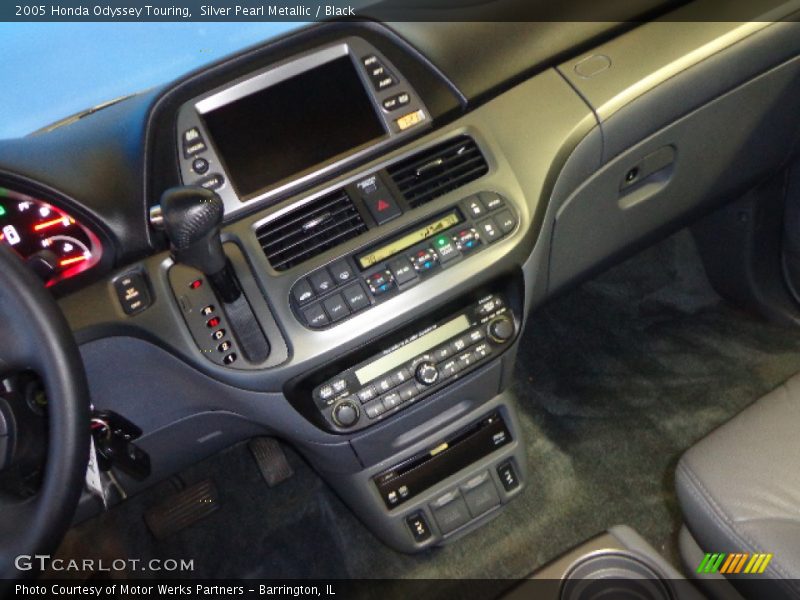 Silver Pearl Metallic / Black 2005 Honda Odyssey Touring