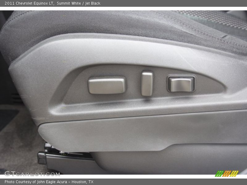 Summit White / Jet Black 2011 Chevrolet Equinox LT
