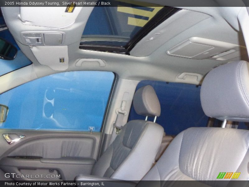 Silver Pearl Metallic / Black 2005 Honda Odyssey Touring
