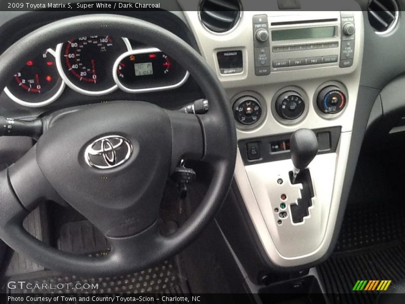 Super White / Dark Charcoal 2009 Toyota Matrix S