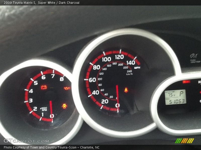 Super White / Dark Charcoal 2009 Toyota Matrix S