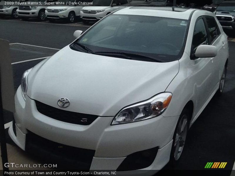 Super White / Dark Charcoal 2009 Toyota Matrix S