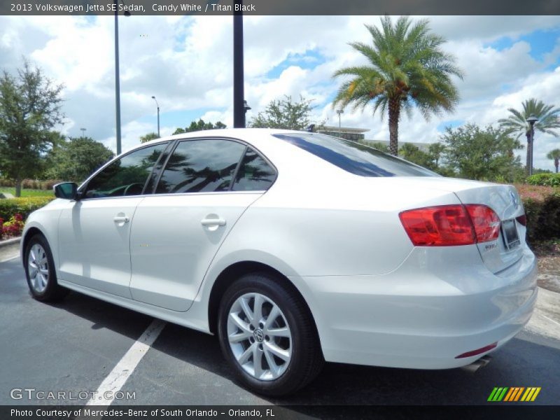 Candy White / Titan Black 2013 Volkswagen Jetta SE Sedan
