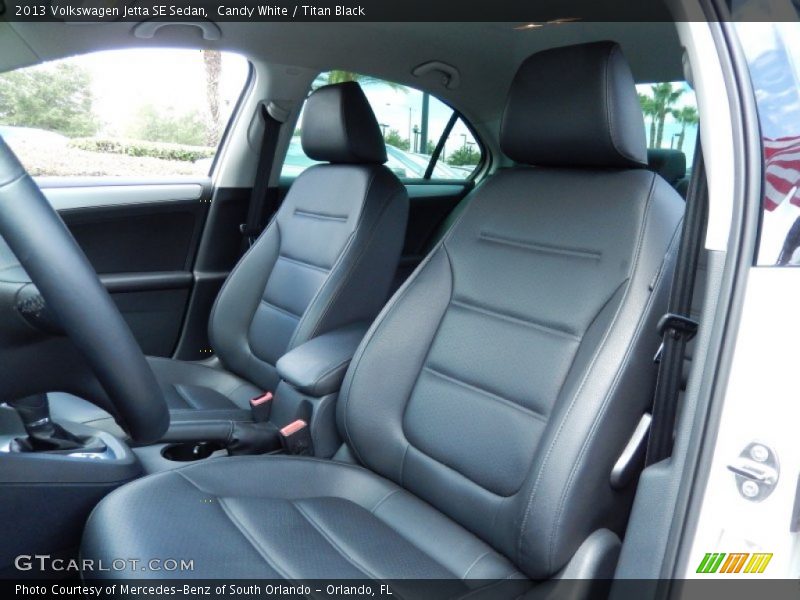 Candy White / Titan Black 2013 Volkswagen Jetta SE Sedan