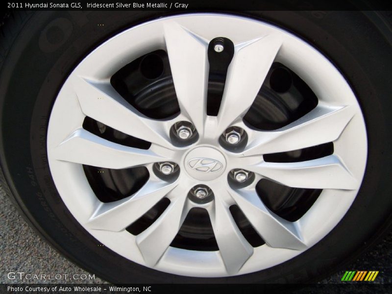 Iridescent Silver Blue Metallic / Gray 2011 Hyundai Sonata GLS