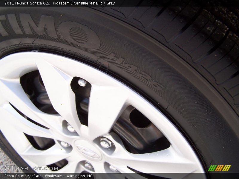 Iridescent Silver Blue Metallic / Gray 2011 Hyundai Sonata GLS