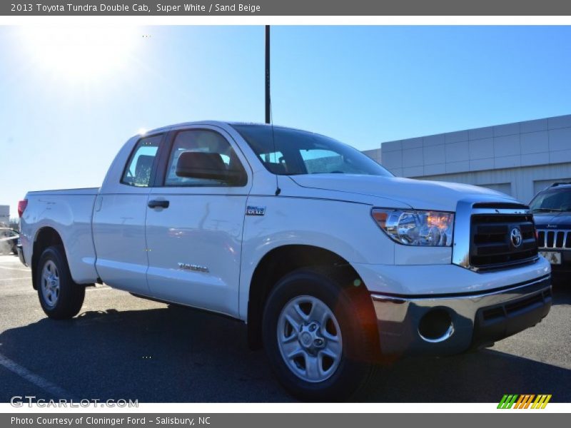 Super White / Sand Beige 2013 Toyota Tundra Double Cab