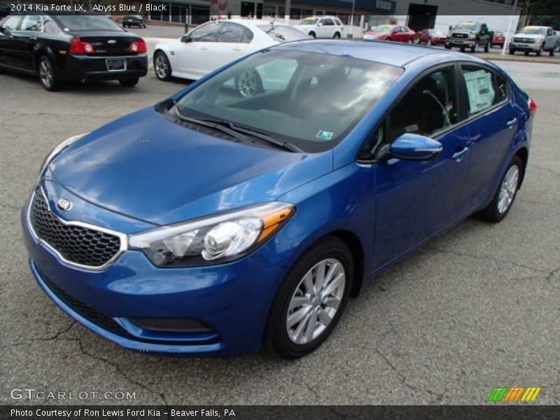 Front 3/4 View of 2014 Forte LX