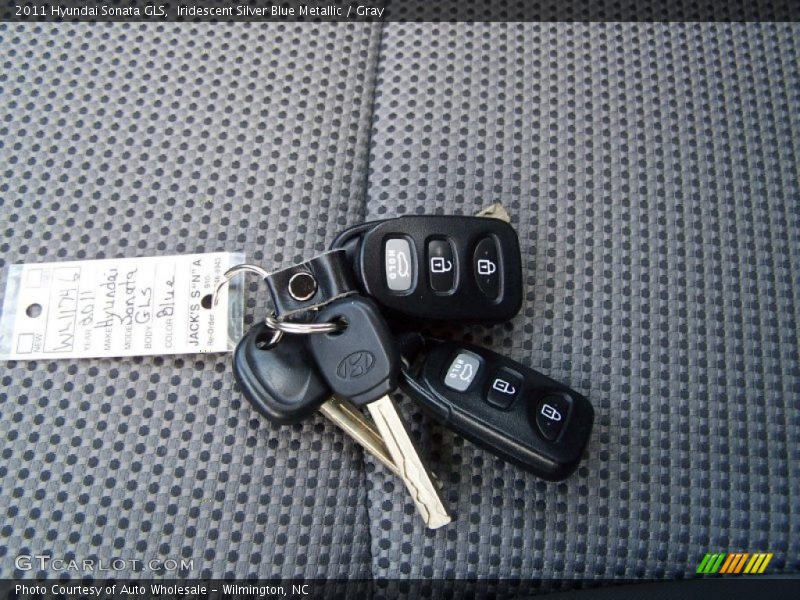 Iridescent Silver Blue Metallic / Gray 2011 Hyundai Sonata GLS