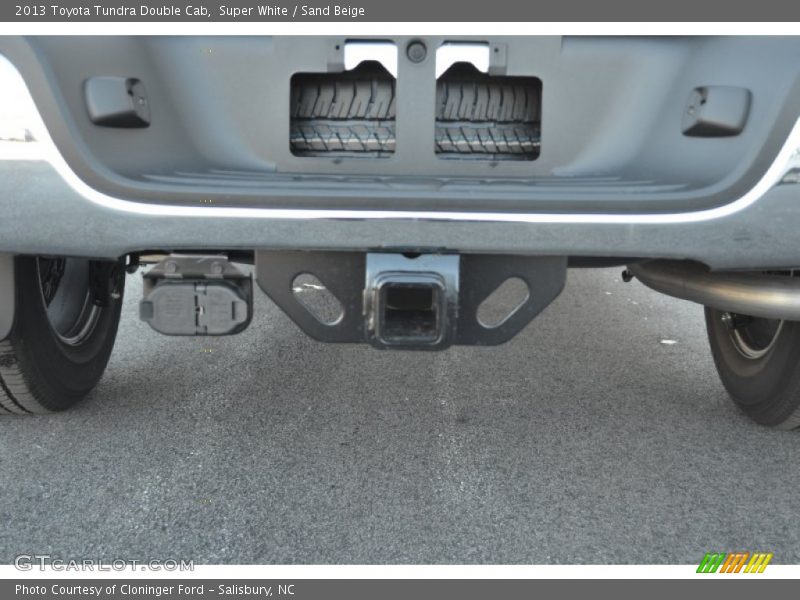 Super White / Sand Beige 2013 Toyota Tundra Double Cab
