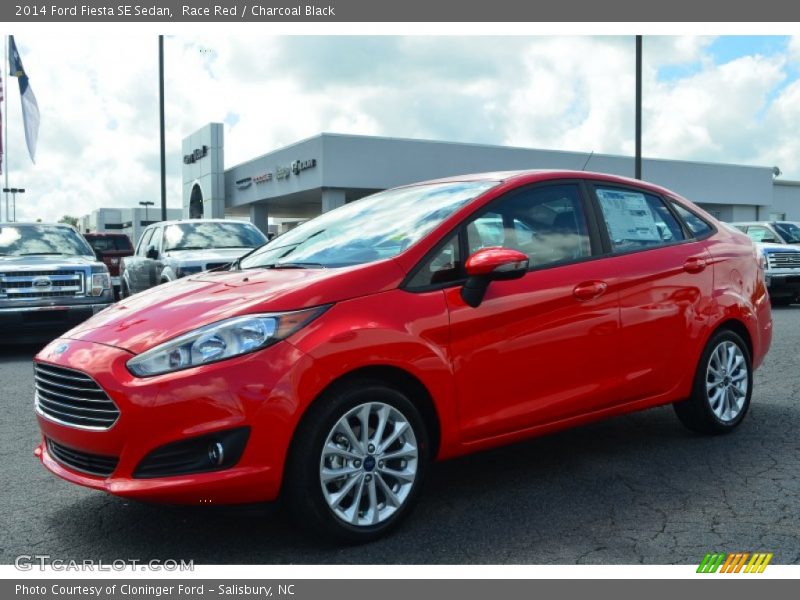 Race Red / Charcoal Black 2014 Ford Fiesta SE Sedan
