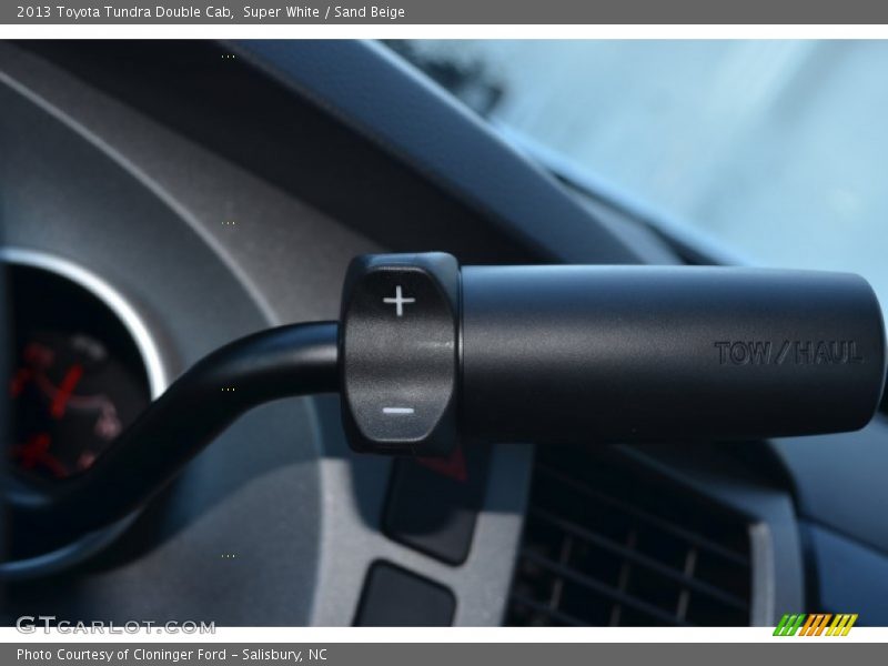 Super White / Sand Beige 2013 Toyota Tundra Double Cab