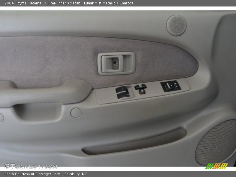 Lunar Mist Metallic / Charcoal 2004 Toyota Tacoma V6 PreRunner Xtracab